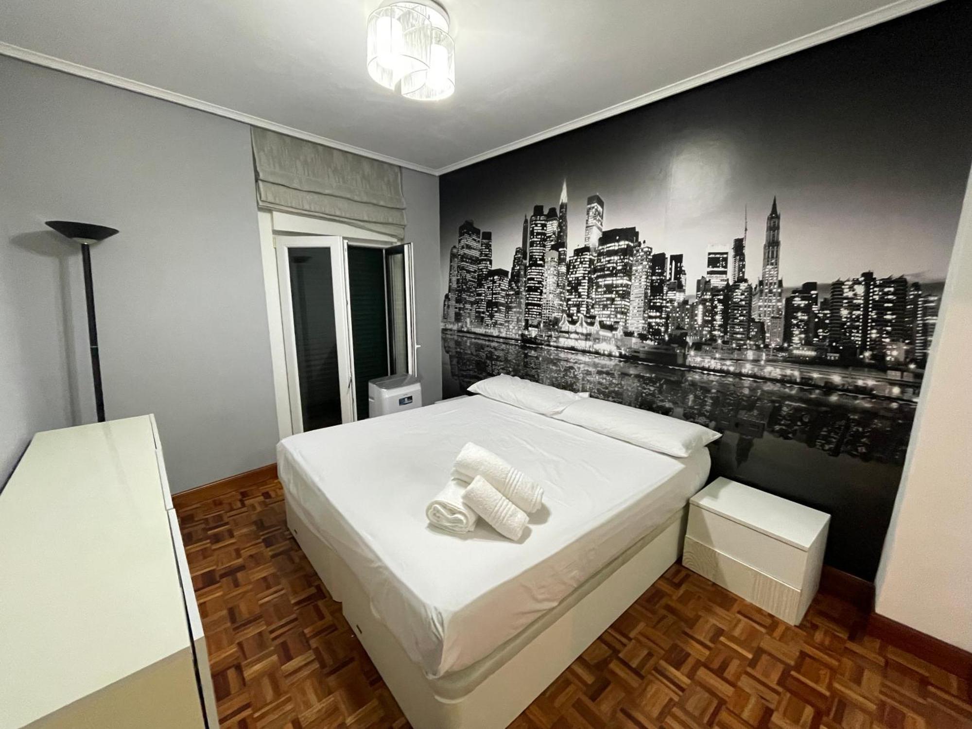Encantador Apartamento En El Centro De Castro Кастро-Урдиалес Экстерьер фото