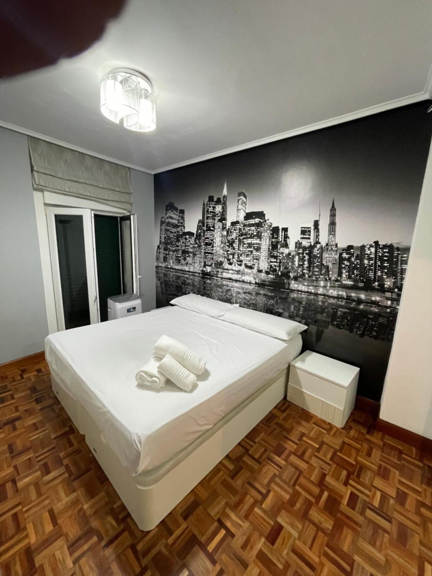 Encantador Apartamento En El Centro De Castro Кастро-Урдиалес Экстерьер фото