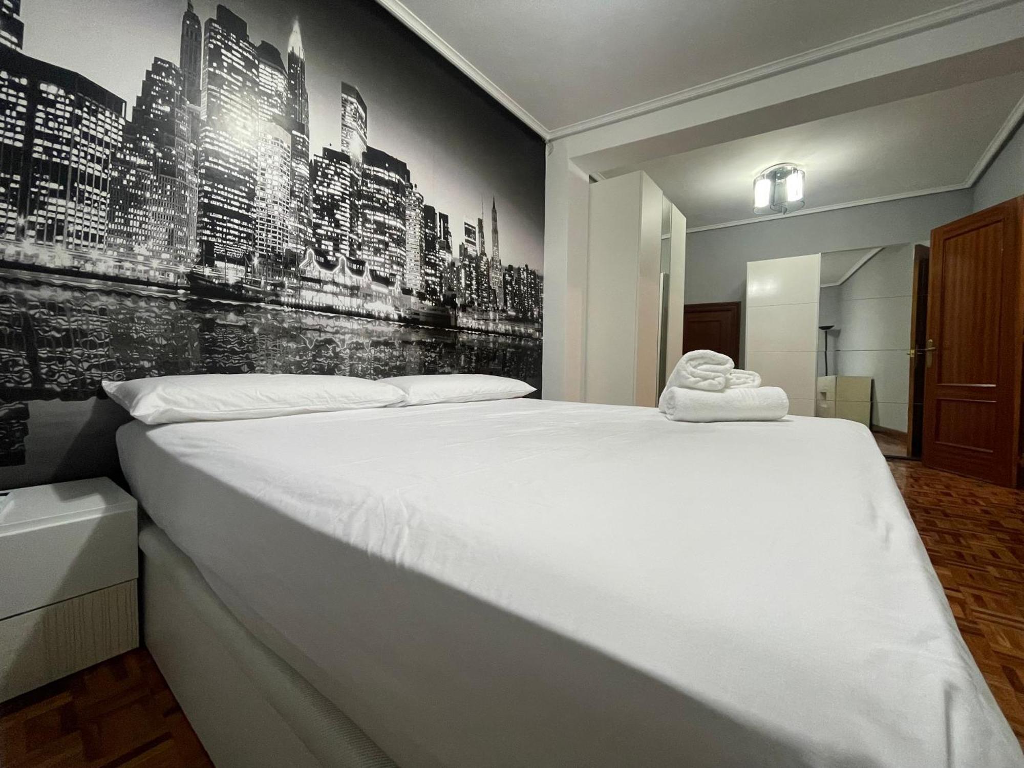 Encantador Apartamento En El Centro De Castro Кастро-Урдиалес Экстерьер фото
