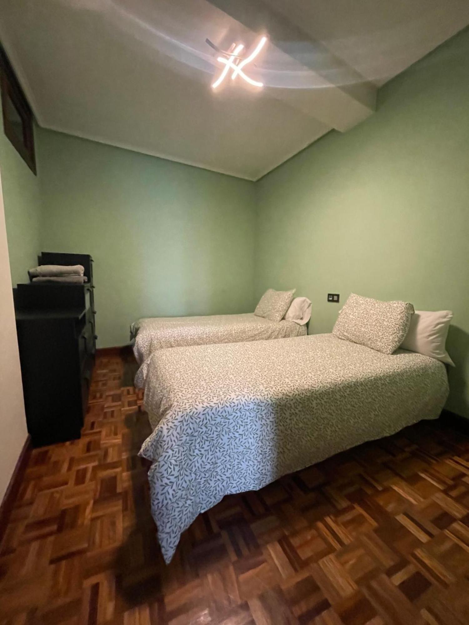 Encantador Apartamento En El Centro De Castro Кастро-Урдиалес Экстерьер фото